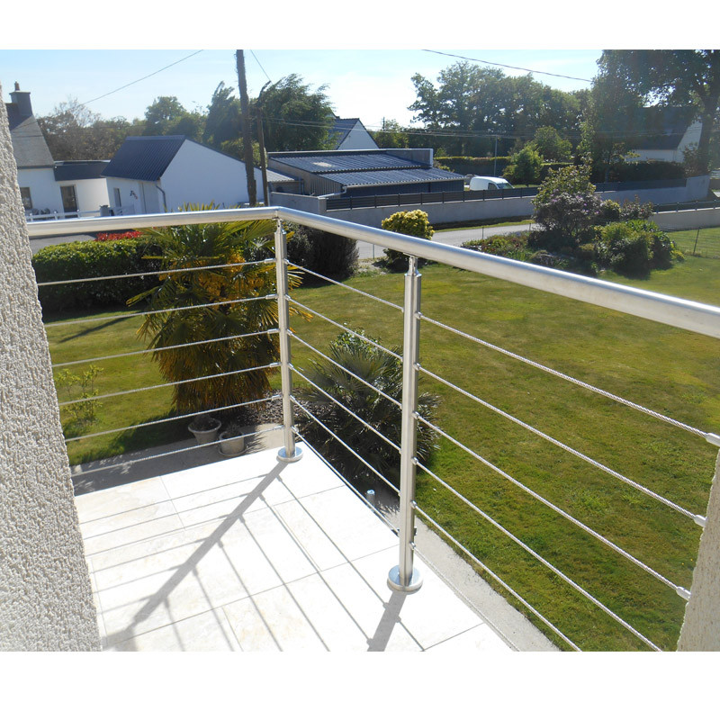 balustrade de balcon a cables tendus en inox brosse a la francaise